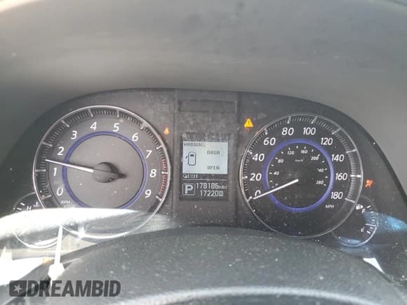 ✅ 2015 Infiniti QX70 • VIN: JN8CS1MU7FM381605 • Lot: 66230685. Wystawiony na Copart z przebiegiem 178 186 mil. Bezpłatny archiwum sprzedaży aukcyjnych z USA i szczegółowy raport historii pojazdu na DreamBid. Zdjęcie 9.