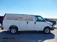 ✅ 2013 Chevrolet Express Cargo • VIN: 1GCWGFFA0D1114704 • Lot: 43574992. Wystawiony na IAAI z przebiegiem 214 816 mil. Bezpłatny archiwum sprzedaży aukcyjnych z USA i szczegółowy raport historii pojazdu na DreamBid. Zdjęcie 13.