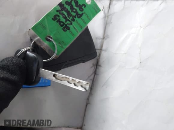 ✅ 2015 Chevrolet Silverado 1500 LT • VIN: 3GCUKREHXFG324544 • Lot: 43732637. Listed on IAAI with 131,692 mi. Free auction sales archive from the USA and detailed vehicle history report at DreamBid. Image 11.