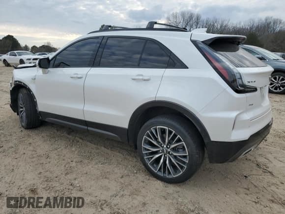 ✅ 2024 Cadillac XT4 AWD Sport • VIN: 1GYFZFR45RF195266 • Lot: 47065955. Wystawiony na Copart z przebiegiem 4 986 mil. Bezpłatny archiwum sprzedaży aukcyjnych z USA i szczegółowy raport historii pojazdu na DreamBid. Zdjęcie 2.