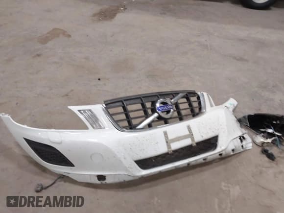 ✅ 2013 Volvo XC60 T6 • VIN: YV4902DZXD2401381 • Лот: 42666339. Опубликован ранее на IAAI с пробегом 117 779 миль. Бесплатный доступ к архиву аукционных продаж из США и подробный отчёт об истории автомобиля на DreamBid. Изображение 12.