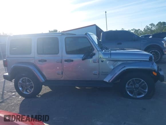 ✅ 2021 Jeep Wrangler Unlimited Sahara • VIN: 1C4HJXEG8MW576811 • Lot: 41190001. Wystawiony na IAAI z przebiegiem 80 997 mil. Bezpłatny archiwum sprzedaży aukcyjnych z USA i szczegółowy raport historii pojazdu na DreamBid. Zdjęcie 14.