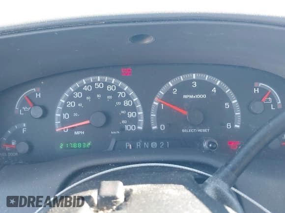 ✅ 2003 Ford F-150 XL • VIN: 2FTRX17213CA25521 • Lot: 42673697. Wystawiony na IAAI z przebiegiem 217 883 mil. Bezpłatny archiwum sprzedaży aukcyjnych z USA i szczegółowy raport historii pojazdu na DreamBid. Zdjęcie 7.