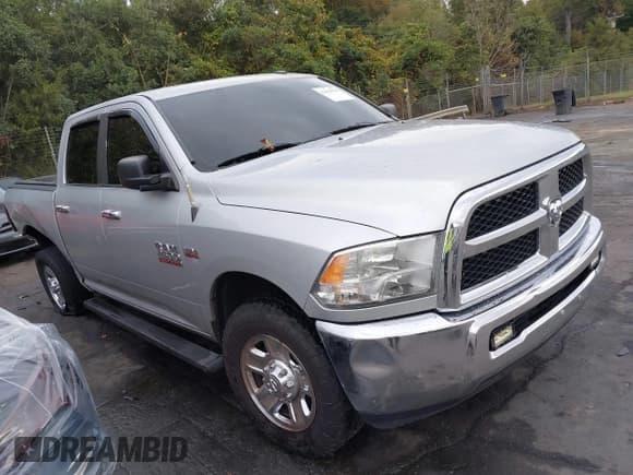 ✅ 2015 Ram 2500 SLT • VIN: 3C6TR4DT5FG562485 • Lot: 43421935. Wystawiony na IAAI z przebiegiem 255 210 mil. Bezpłatny archiwum sprzedaży aukcyjnych z USA i szczegółowy raport historii pojazdu na DreamBid. Zdjęcie 1.