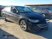 ✅ 2024 Volkswagen Jetta SE • VIN: 3VW7M7BU7RM083610 • Lot: 43901581. Wystawiony na IAAI z przebiegiem 41 129 mil. Bezpłatny archiwum sprzedaży aukcyjnych z USA i szczegółowy raport historii pojazdu na DreamBid. Zdjęcie 1.