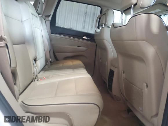 ✅ 2019 Jeep Grand Cherokee Overland • VIN: 1C4RJFCGXKC619805 • Lot: 64515375. Listed on Copart with 94,510 mi. Free auction sales archive from the USA and detailed vehicle history report at DreamBid. Image 11.