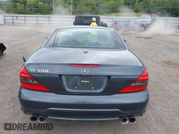 ✅ 2011 Mercedes-Benz SL 550 • VIN: WDBSK7BA1BF162428 • Lot: 42669810. Wystawiony na IAAI z przebiegiem 122 738 mil. Bezpłatny archiwum sprzedaży aukcyjnych z USA i szczegółowy raport historii pojazdu na DreamBid. Zdjęcie 16.