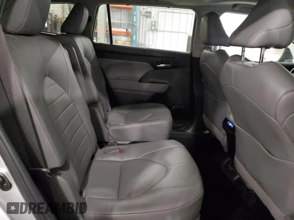 ✅ 2021 Toyota Highlander Hybrid XLE • VIN: 5TDGBRCH1MS535775 • Лот: 92788625. Опубликован ранее на Copart с пробегом 113 180 миль. Бесплатный доступ к архиву аукционных продаж из США и подробный отчёт об истории автомобиля на DreamBid. Изображение 11.