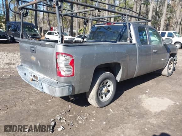 2008 Chevrolet Silverado 1500 Work Truck z VIN 1GCEC19X78Z163206, wystawiony jako IAAI lot #41654310 z przebiegiem 224 879 mil mil oraz . Historia ofert i sprzedaży dostępna na DreamBid. Obrazek 4.