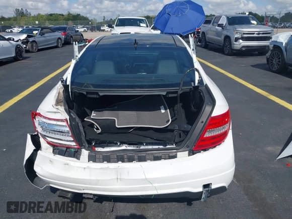 ✅ 2015 Mercedes-Benz C 250 • VIN: WDDGJ4HB4FG410766 • Lot: 42307457. Listed on IAAI with 50,979 mi. Free auction sales archive from the USA and detailed vehicle history report at DreamBid. Image 17.