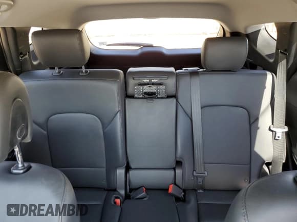 ✅ 2018 Hyundai Santa Fe Limited • VIN: 5XYZUDLA1JG549273 • Лот: 46472195. Опубликован ранее на Copart с пробегом 49 273 миль. Бесплатный доступ к архиву аукционных продаж из США и подробный отчёт об истории автомобиля на DreamBid. Изображение 10.