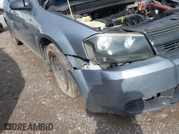 ✅ 2009 Dodge Avenger SE • VIN: 1B3LC46B49N572162 • Lot: 42164860. Wystawiony na IAAI z przebiegiem 247 300 mil. Bezpłatny archiwum sprzedaży aukcyjnych z USA i szczegółowy raport historii pojazdu na DreamBid. Zdjęcie 6.