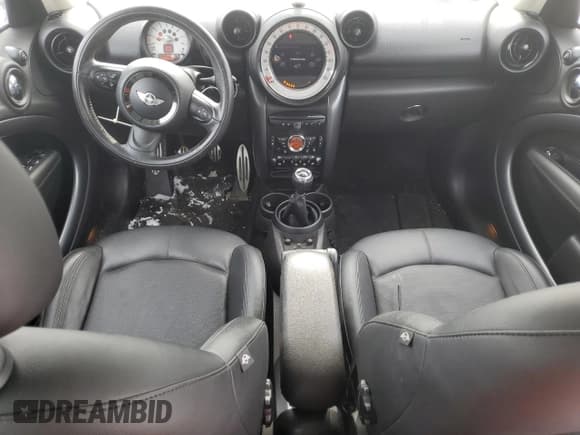 ✅ 2013 MINI Countryman S ALL4 • VIN: WMWZC5C58DWM15375 • Lot: 44399835. Listed on Copart with 121,785 mi. Free auction sales archive from the USA and detailed vehicle history report at DreamBid. Image 8.
