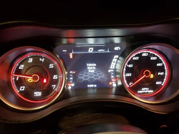 ✅ 2019 Dodge Charger Police • VIN: 2C3CDXKT6KH626527 • Lot: 93113755. Wystawiony na Copart z przebiegiem 91 097 mil. Bezpłatny archiwum sprzedaży aukcyjnych z USA i szczegółowy raport historii pojazdu na DreamBid. Zdjęcie 9.