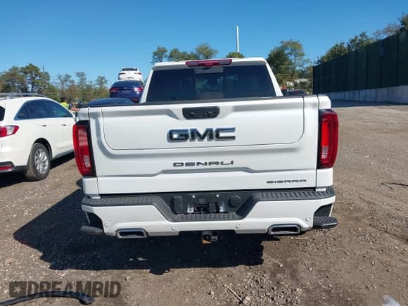 ✅ 2025 GMC Sierra 1500 Denali Ultimate • VIN: 1GTUUHE89SZ160900 • Лот: 43421077. Опубликован ранее на IAAI с пробегом 6 086 миль. Бесплатный доступ к архиву аукционных продаж из США и подробный отчёт об истории автомобиля на DreamBid. Изображение 16.