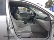 ✅ 2007 Toyota Camry XLE • VIN: 4T1BE46KX7U174294 • Lot: 43830715. Wystawiony na IAAI z przebiegiem 335 628 mil. Bezpłatny archiwum sprzedaży aukcyjnych z USA i szczegółowy raport historii pojazdu na DreamBid. Zdjęcie 5.