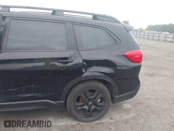 ✅ 2023 Subaru Ascent Onyx Limited • VIN: 4S4WMAKD4P3400457 • Lot: 42235192. Listed on IAAI with 44,967 mi. Free auction sales archive from the USA and detailed vehicle history report at DreamBid. Image 17.