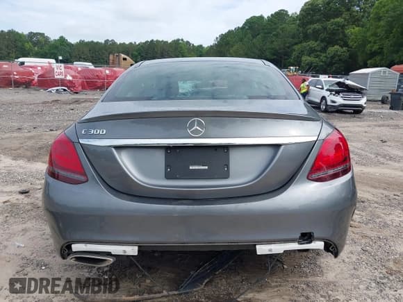 ✅ 2021 Mercedes-Benz C 300 • VIN: W1KWF8DB8MR634599 • Лот: 42516375. Опубликован ранее на IAAI с пробегом 31 000 миль. Бесплатный доступ к архиву аукционных продаж из США и подробный отчёт об истории автомобиля на DreamBid. Изображение 16.