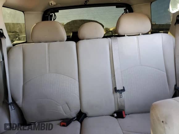 2011 Mercury Mariner z VIN 4M2CN8B76BKJ01102, wystawiony jako Copart lot #88304515 z przebiegiem 109 684 mil mil oraz Szkoda całkowita • Salvage title. Historia ofert i sprzedaży dostępna na DreamBid. Obrazek 10.