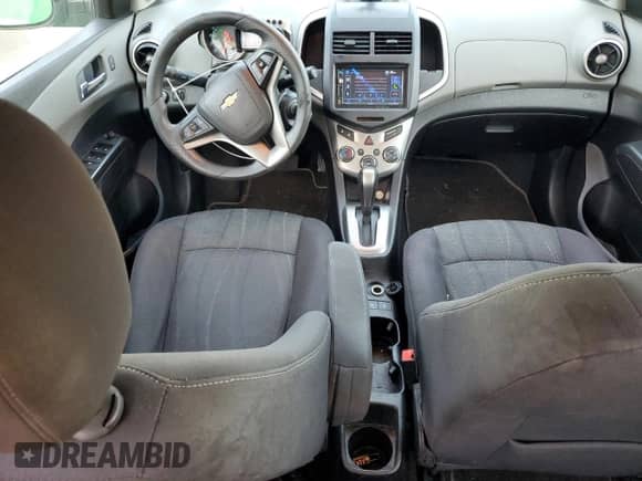 2015 Chevrolet Sonic LT с VIN 1G1JC5SH4F4163398, выставлен на аукционе Copart как лот 71773444 с пробегом 121 909 миль миль и Списание • Salvage title. История ставок и продаж доступна на DreamBid. Изображение 8.