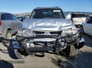 ✅ 2004 Mitsubishi Montero Limited • VIN: JA4MW51S74J010242 • Lot: 89154515. Listed on Copart with 200,044 mi. Free auction sales archive from the USA and detailed vehicle history report at DreamBid. Image 5.