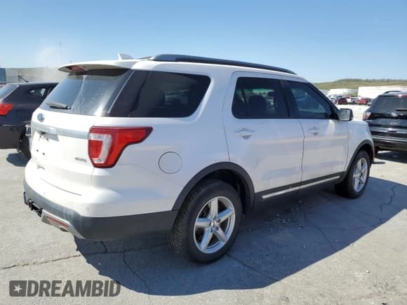 ✅ 2017 Ford Explorer XLT • VIN: 1FM5K8D83HGD66435 • Lot: 52509285. Wystawiony na Copart z przebiegiem 175 833 mil. Bezpłatny archiwum sprzedaży aukcyjnych z USA i szczegółowy raport historii pojazdu na DreamBid. Zdjęcie 3.