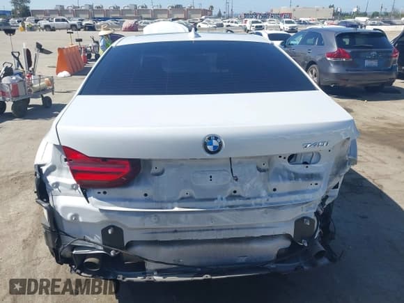 ✅ 2019 BMW 7 Series 740i • VIN: WBA7E2C53KB454816 • Lot: 42539294. Listed on IAAI with 73,363 mi. Free auction sales archive from the USA and detailed vehicle history report at DreamBid. Image 17.