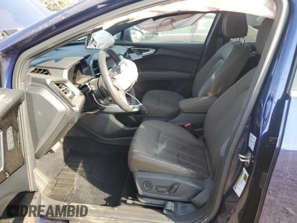 ✅ 2022 Audi Q4 e-tron Premium Plus • VIN: WA1H2BFZ2NP042449 • Лот: 75067984. Опубликован ранее на Copart с пробегом 21 627 миль. Бесплатный доступ к архиву аукционных продаж из США и подробный отчёт об истории автомобиля на DreamBid. Изображение 7.