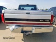 ✅ 1993 Ford F-150 • VIN: 1FTEX15N4PKA51088 • Lot: 59482355. Wystawiony na Copart z przebiegiem 266 050 mil. Bezpłatny archiwum sprzedaży aukcyjnych z USA i szczegółowy raport historii pojazdu na DreamBid. Zdjęcie 6.