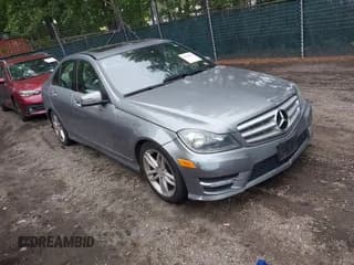 ✅ 2012 Mercedes-Benz C 300 Sport • VIN: WDDGF8BBXCR234727 • Lot: 42938979. Wystawiony na IAAI z przebiegiem 116 991 mil. Bezpłatny archiwum sprzedaży aukcyjnych z USA i szczegółowy raport historii pojazdu na DreamBid. Zdjęcie 1.