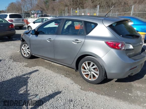 ✅ 2013 Mazda 3 i Touring • VIN: JM1BL1LP0D1769144 • Lot: 43675874. Listed on IAAI with 148,418 mi. Free auction sales archive from the USA and detailed vehicle history report at DreamBid. Image 3.