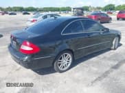✅ 2009 Mercedes-Benz CLK 350 • VIN: WDBTJ56H39F269302 • Lot: 42545246. Wystawiony na IAAI z przebiegiem 156 371 mil. Bezpłatny archiwum sprzedaży aukcyjnych z USA i szczegółowy raport historii pojazdu na DreamBid. Zdjęcie 4.