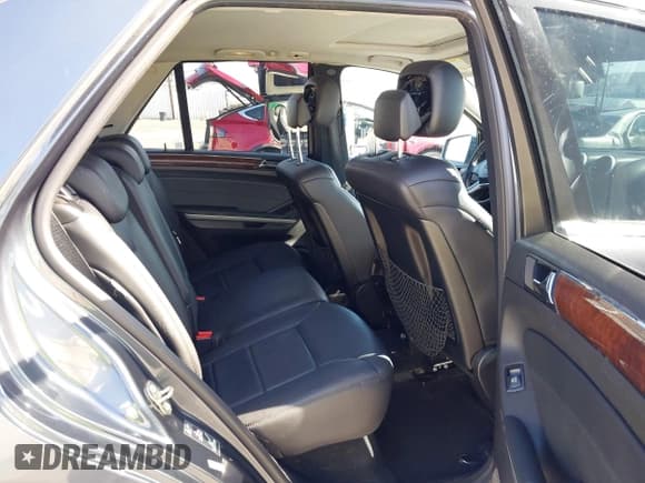 ✅ 2011 Mercedes-Benz M 350 • VIN: 4JGBB5GB2BA700733 • Lot: 42878205. Listed on IAAI with 140,873 mi. Free auction sales archive from the USA and detailed vehicle history report at DreamBid. Image 8.