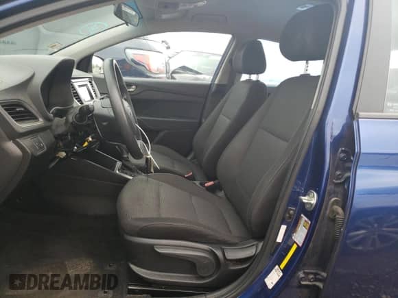 2018 Hyundai Accent SEL z VIN 3KPC24A35JE031776, wystawiony jako Copart lot #52627424 z przebiegiem 64 534 mil mil oraz Szkoda całkowita • Salvage title. Historia ofert i sprzedaży dostępna na DreamBid. Obrazek 7.