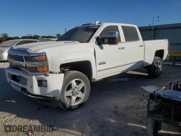✅ 2016 Chevrolet Silverado 2500HD High Country • VIN: 1GC1KXE84GF243646 • Lot: 86803845. Wystawiony na Copart z przebiegiem 96 150 mil. Bezpłatny archiwum sprzedaży aukcyjnych z USA i szczegółowy raport historii pojazdu na DreamBid. Zdjęcie 1.