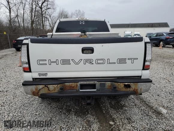 ✅ 2002 Chevrolet Silverado 1500 LS • VIN: 2GCEC19W721417567 • Лот: 87015874. Опубликован ранее на Copart с пробегом 204 502 миль. Бесплатный доступ к архиву аукционных продаж из США и подробный отчёт об истории автомобиля на DreamBid. Изображение 6.