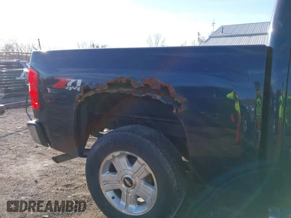 ✅ 2012 Chevrolet Silverado 1500 LT • VIN: 1GCPKSE74CF145134 • Lot: 43698193. Wystawiony na IAAI z przebiegiem 156 828 mil. Bezpłatny archiwum sprzedaży aukcyjnych z USA i szczegółowy raport historii pojazdu na DreamBid. Zdjęcie 21.