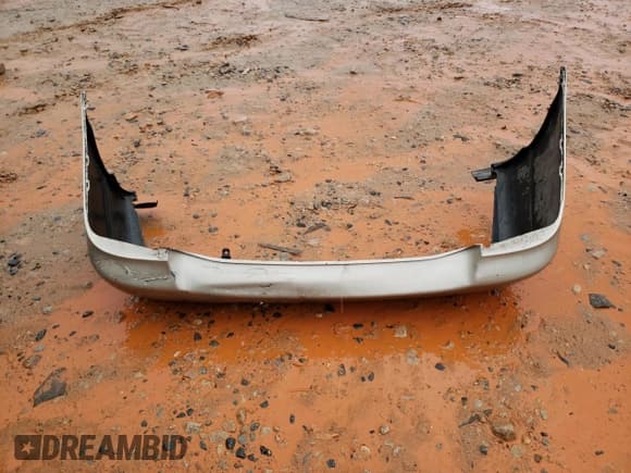 ✅ 2006 Toyota Corolla CE • VIN: 1NXBR32E46Z613244 • Lot: 82775375. Listed on Copart with 299,999 mi. Free auction sales archive from the USA and detailed vehicle history report at DreamBid. Image 12.