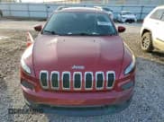 ✅ 2014 Jeep Cherokee Latitude • VIN: 1C4PJLCB7EW144577 • Lot: 95681575. Wystawiony na Copart z przebiegiem 146 951 mil. Bezpłatny archiwum sprzedaży aukcyjnych z USA i szczegółowy raport historii pojazdu na DreamBid. Zdjęcie 5.