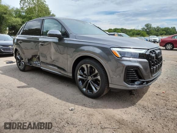 ✅ 2025 Audi Q7 Premium Plus • VIN: WA1LVBF74SD029022 • Лот: 70194475. Опубликован ранее на Copart с пробегом 571 миль. Бесплатный доступ к архиву аукционных продаж из США и подробный отчёт об истории автомобиля на DreamBid. Изображение 4.