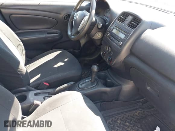 ✅ 2015 Nissan Versa S Plus • VIN: 3N1CN7AP8FL807285 • Lot: 43243467. Wystawiony na IAAI z przebiegiem 144 093 mil. Bezpłatny archiwum sprzedaży aukcyjnych z USA i szczegółowy raport historii pojazdu na DreamBid. Zdjęcie 5.