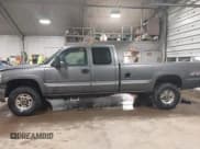 ✅ 2002 GMC Sierra 2500HD SLT • VIN: 1GTHK29U92E215803 • Лот: 41704668. Опубликован ранее на IAAI с пробегом 156 511 миль. Бесплатный доступ к архиву аукционных продаж из США и подробный отчёт об истории автомобиля на DreamBid. Изображение 14.