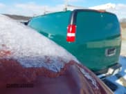 ✅ 2018 GMC Savana Cargo • VIN: 1GTW7AFG7J1322999 • Лот: 43589991. Опубликован ранее на IAAI с пробегом 105 777 миль. Бесплатный доступ к архиву аукционных продаж из США и подробный отчёт об истории автомобиля на DreamBid. Изображение 3.