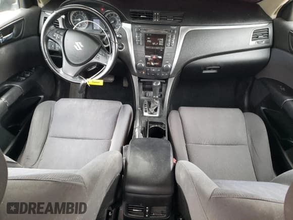 ✅ 2011 Suzuki Kizashi SE • VIN: JS2RF9A38B6111159 • Лот: 89296035. Опубликован ранее на Copart с пробегом 192 999 миль. Бесплатный доступ к архиву аукционных продаж из США и подробный отчёт об истории автомобиля на DreamBid. Изображение 8.