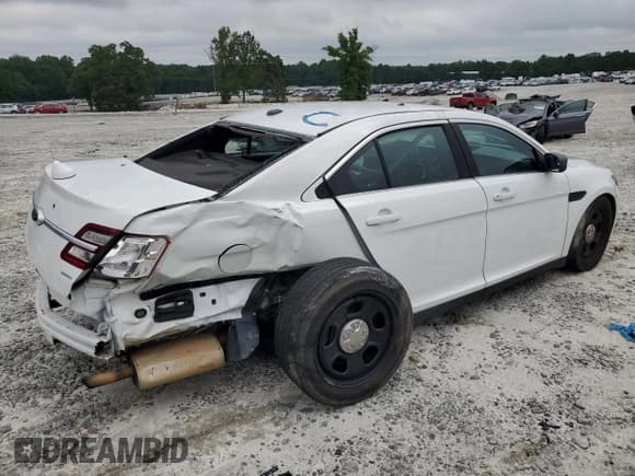 ✅ 2016 Ford Police Interceptor • VIN: 1FAHP2MT2GG154666 • Lot: 60704855. Listed on Copart with 90,210 mi. Free auction sales archive from the USA and detailed vehicle history report at DreamBid. Image 3.