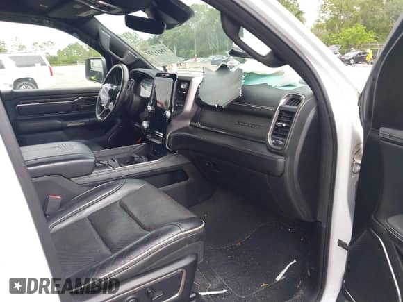 2019 Ram 1500 Limited z VIN 1C6SRFPT3KN774290, wystawiony jako IAAI lot #42413133 z przebiegiem 72 324 mil mil oraz . Historia ofert i sprzedaży dostępna na DreamBid. Obrazek 5.