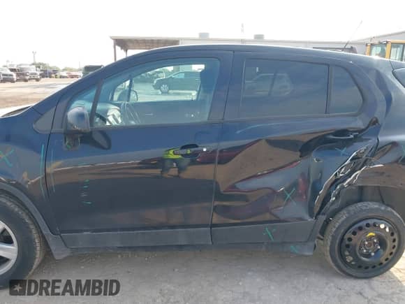 2019 Chevrolet Trax LS with VIN 3GNCJKSB2KL378144, listed as a IAAI auction lot 43036245 with 75,032 mi miles and . Bid and sale history available at DreamBid. Image 14.