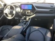 ✅ 2024 Toyota Highlander XLE • VIN: 5TDKDRAHXRS053448 • Лот: 91128825. Опубликован ранее на Copart с пробегом 16 586 миль. Бесплатный доступ к архиву аукционных продаж из США и подробный отчёт об истории автомобиля на DreamBid. Изображение 8.