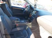 ✅ 2015 Audi Q7 Premium Plus • VIN: WA1LGAFE5FD011623 • Lot: 43612935. Wystawiony na IAAI z przebiegiem 158 028 mil. Bezpłatny archiwum sprzedaży aukcyjnych z USA i szczegółowy raport historii pojazdu na DreamBid. Zdjęcie 5.