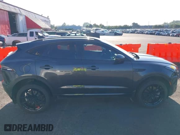 ✅ 2021 Jaguar E-Pace 300 Sport • VIN: SADF12GX6M1027570 • Lot: 43030267. Wystawiony na IAAI z przebiegiem 58 911 mil. Bezpłatny archiwum sprzedaży aukcyjnych z USA i szczegółowy raport historii pojazdu na DreamBid. Zdjęcie 13.